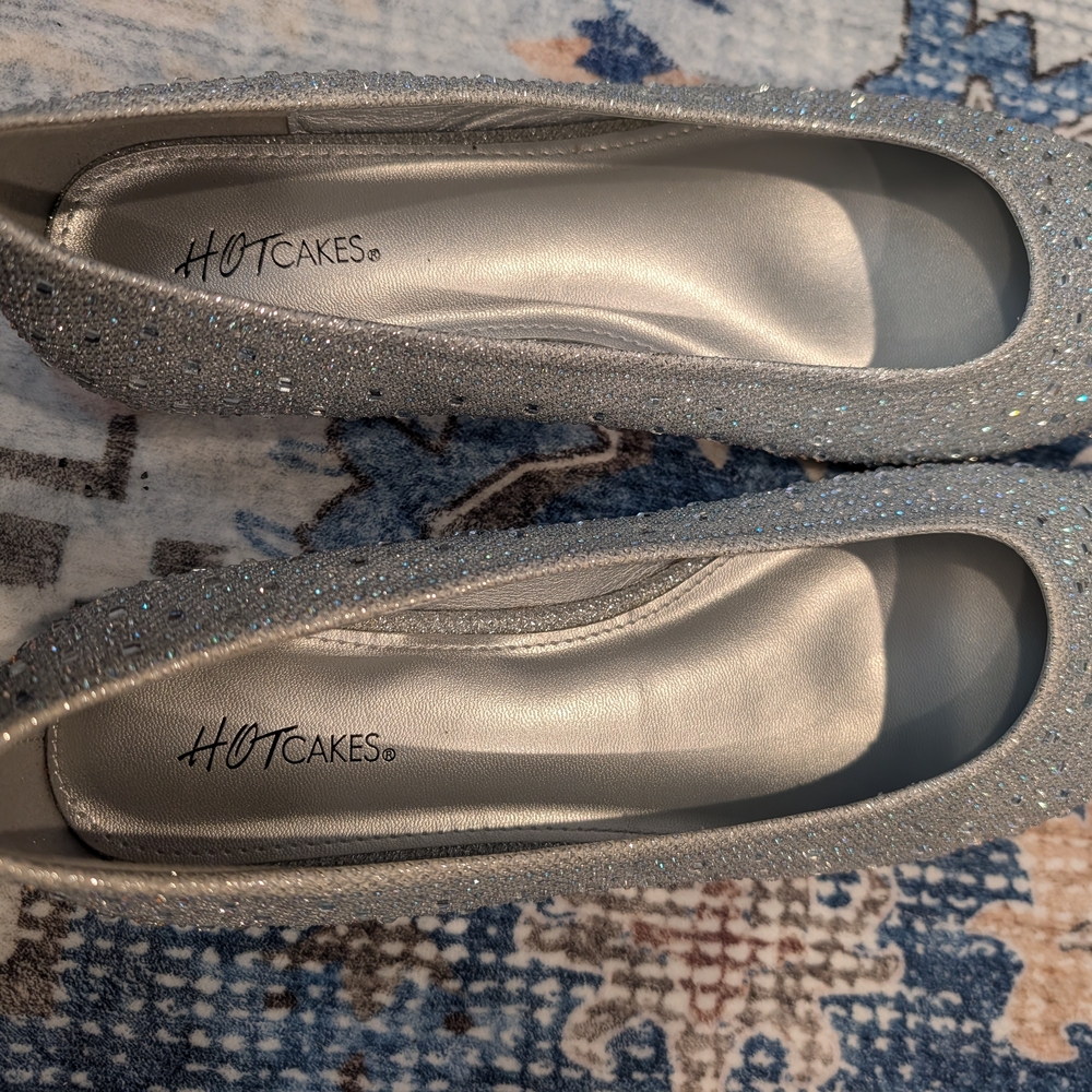 Hot Cakes Silver Glitter Women's Shoes